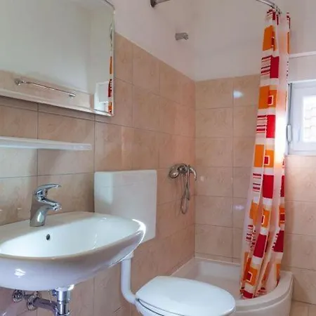Nena St - One Bedroom With Balcony And Sea View A1 * Pisak